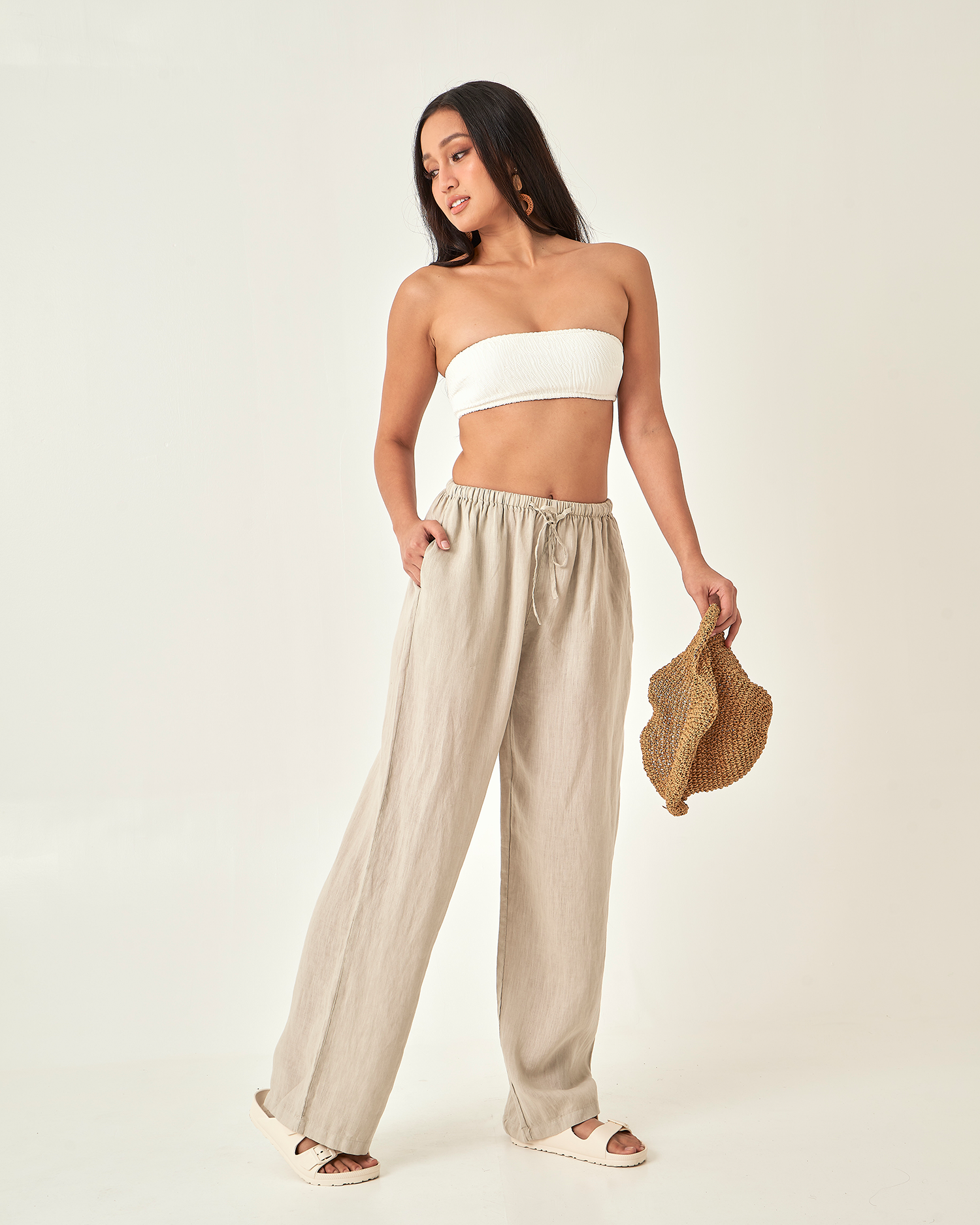 THE WIDE-LEGGED PANTS [beige]